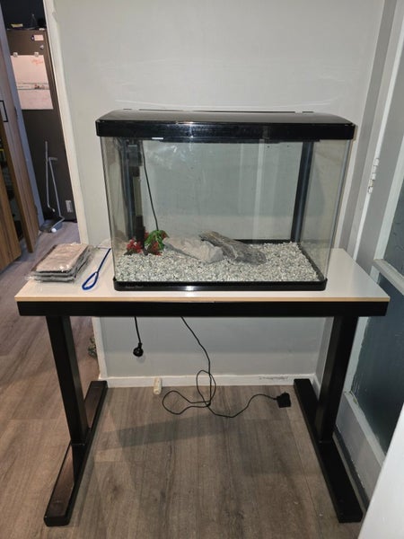 Aqua one tank and stand Carousel 1