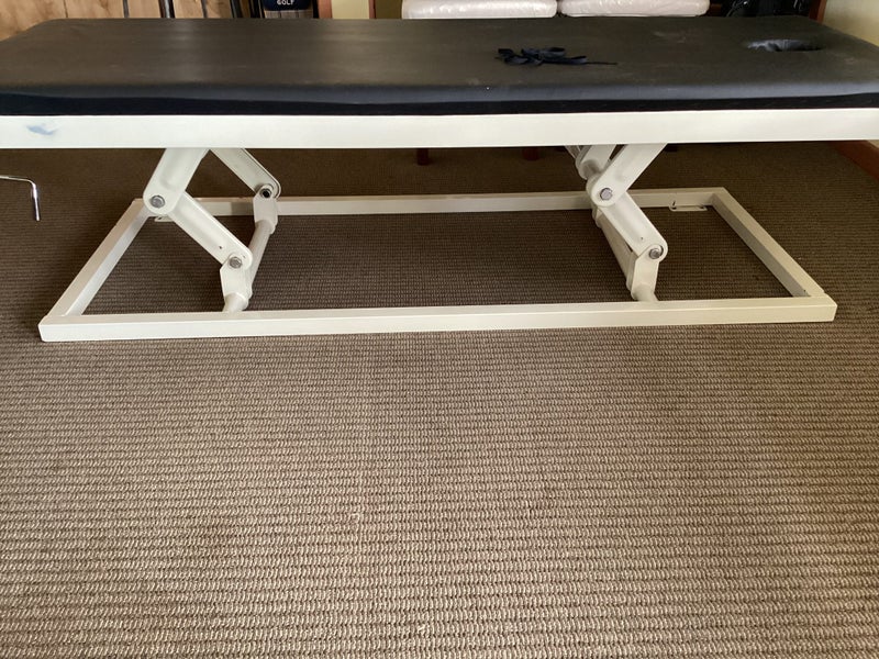 Professional Massage Table-Adjustable Carousel 3