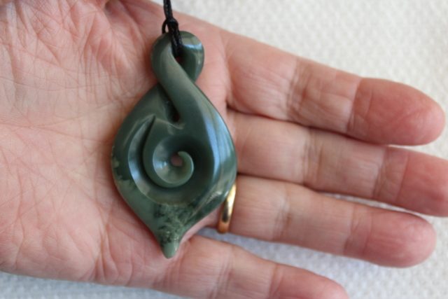 BEAUTIFUL KORU-TWIST TWIST INANGA FLOWER POUNAMU / #196 Carousel 1
