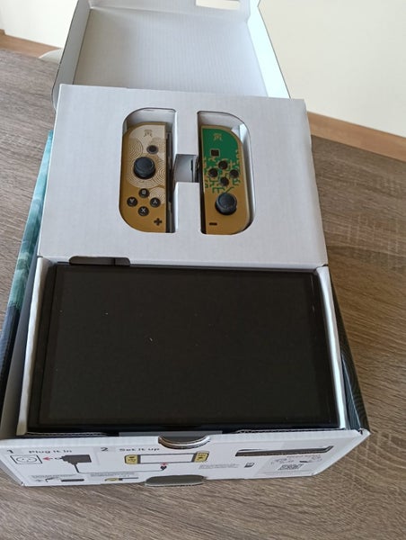 NINTENDO SWITCH OLED Model. Carousel 2