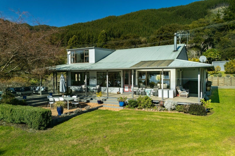 Image 2 of 40