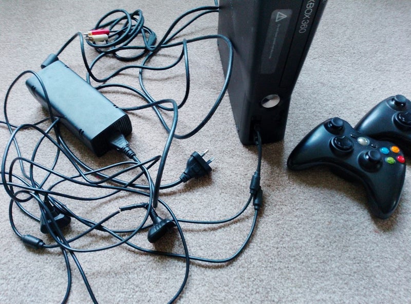 Xbox 360 x3 controllers and x19 games Carousel 1