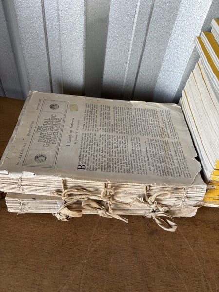 Bulk Lot of National Geographic Magazine’s 1940s Box Lot 1313 (CL866) Carousel 14