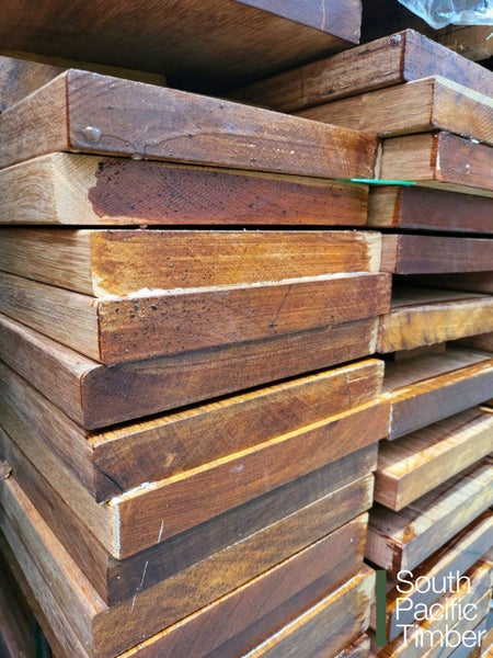 KWILA DRESSED PENCIL ROUND - 240 x 32mm - PREMIUM SMOOTH - BUY NOW PER M !! Carousel 2