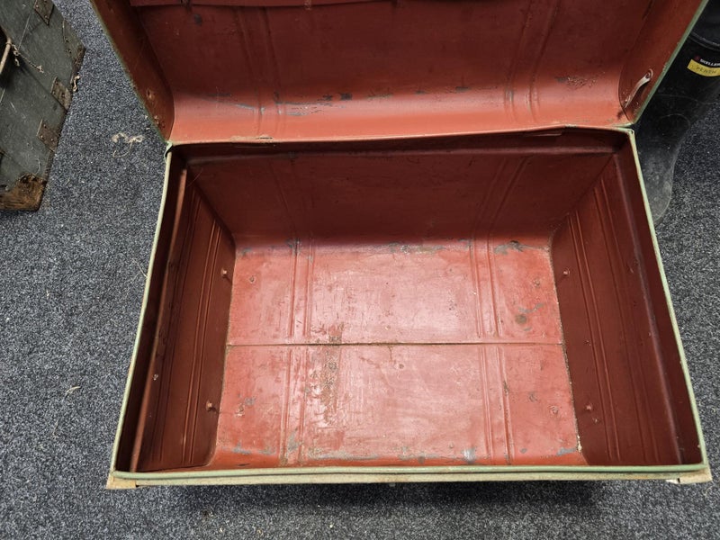 Vintage Steamer Trunk Carousel 5