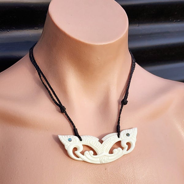 Natural Maori Bone Carving Pendant Necklace - Pekapeka Plate Pendant Carousel 3