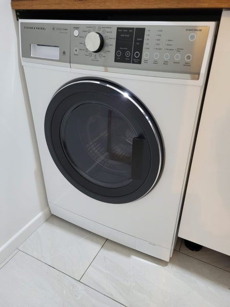 1 x Fisher & Paykel 8.5kg Front Loader Washing Machine WH8560P3. Top condition63616816907009113