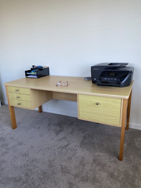 Desk Carousel 1