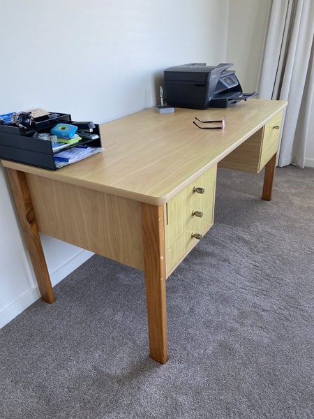Desk Carousel 4