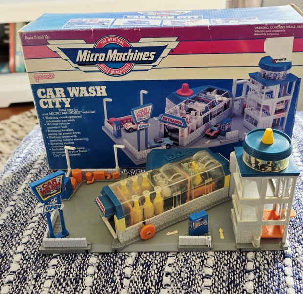 MICRO MACHINES 1989 CARWASH WITH BOX Carousel 1