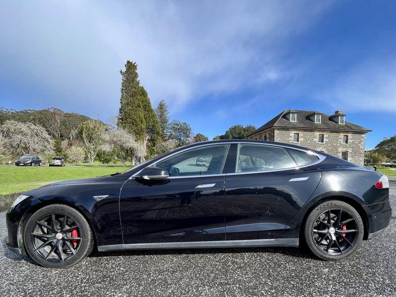 2016 Tesla Model S P90d63613219886209110