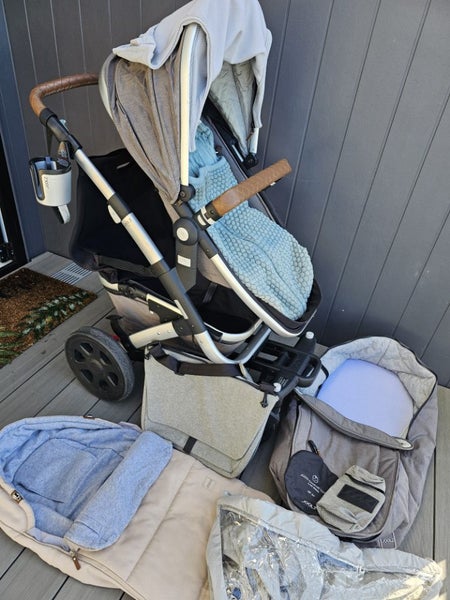 Joolz Pram & Bassinet & HEAPS of accessories Carousel 1