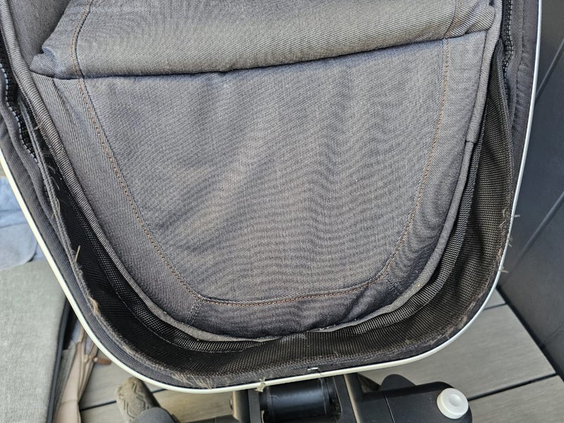 Joolz Pram & Bassinet & HEAPS of accessories Carousel 20