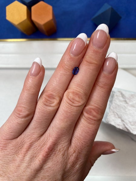 $1 RES ~ $2400 Buy Now * 0.65ct Violet-Blue Sapphire Carousel 2