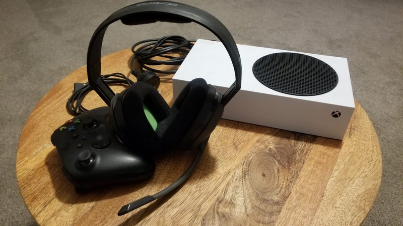 XBOX SERIES S + controller + headset !!! Carousel 2