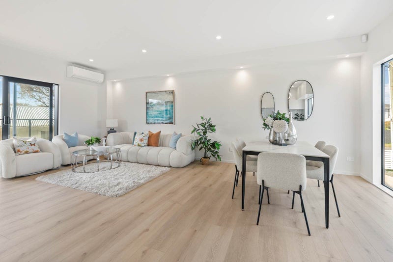 Brand New, Stylish & Spacious — Walk to Pak’n ...63614273355267113
