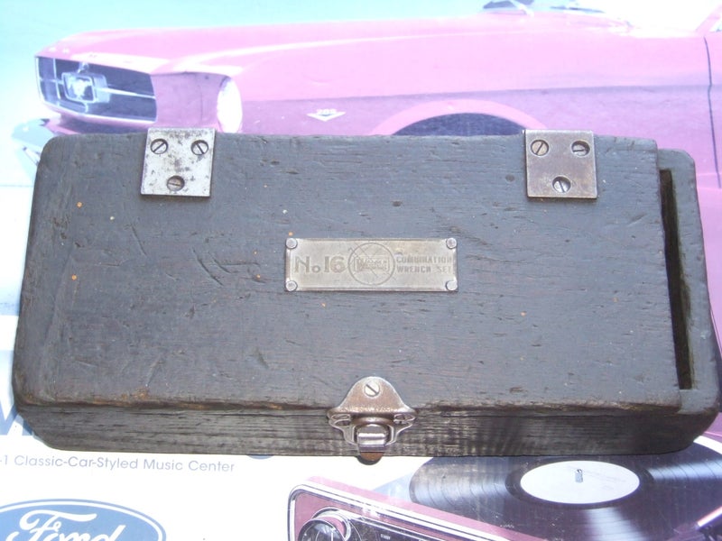 Walden Worcester No. 16 Combination Wrench Set - 1919-1922 Carousel 2