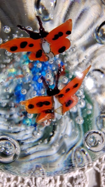 Unsigned vintage heavy paperweight - butterflies636169694260511121