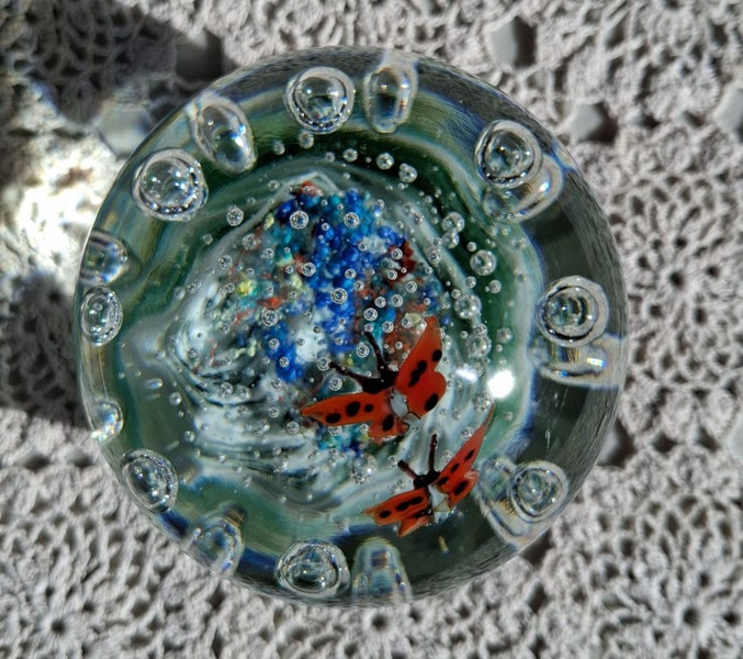 Unsigned vintage heavy paperweight - butterflies63616969426051112