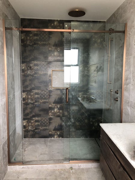 High Quality Frameless Sliding shower unit Carousel 5