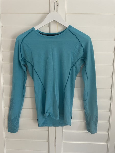 Icebreaker Merino Baselayer Carousel 1