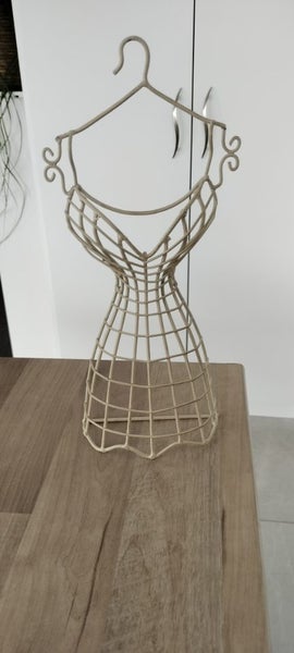 Wire Jewelry hanger Carousel 1