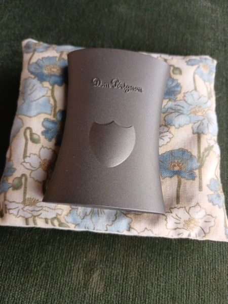 Dom Perigan card holders Carousel 1