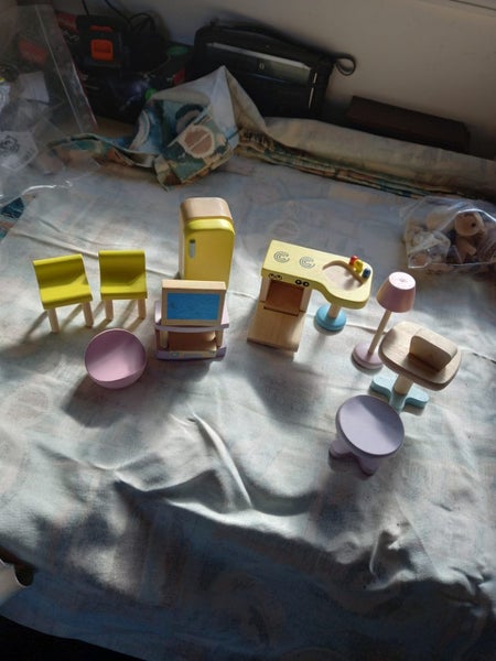 Sylvania's family furniture Carousel 1
