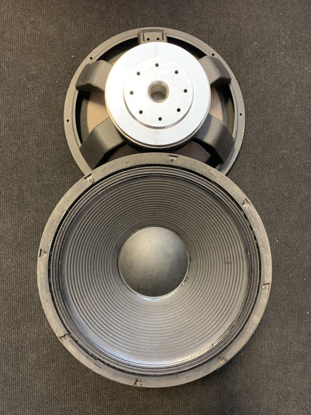 2 x GROOVE TECH GT184 18" SPEAKERS ( 1 x 4ohm & 1 x 8ohm ) Carousel 1