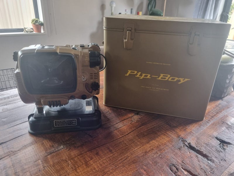 Fallout 4 Replica Pip Boy *Collectable* Carousel 1
