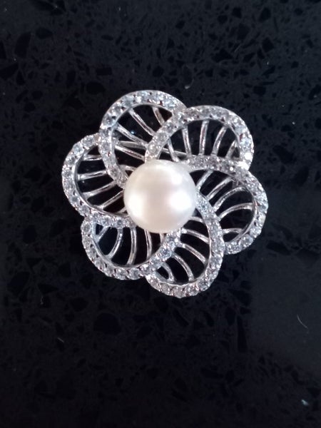 ESTATE SALE - South Sea Pearl Brooch Carousel 1