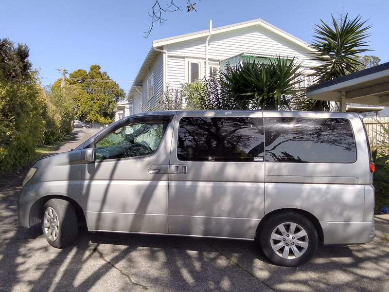 ASSTD Household Items and Nissan Elgrand 200563617766428161114