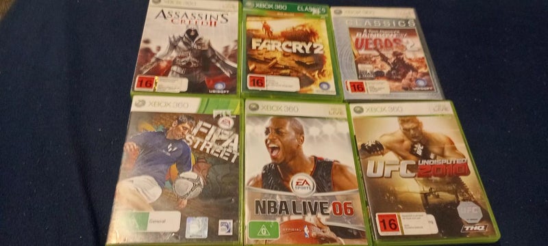 Xbox 360 Slim 320GB (Limited Edition Ice White)+13 Xbox 360 Games and a Sony TV Carousel 20