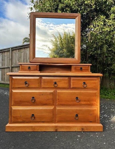 STUNNING WOODPECKERS RECYCLED HEART RIMU DRESSING TABLE Carousel 1
