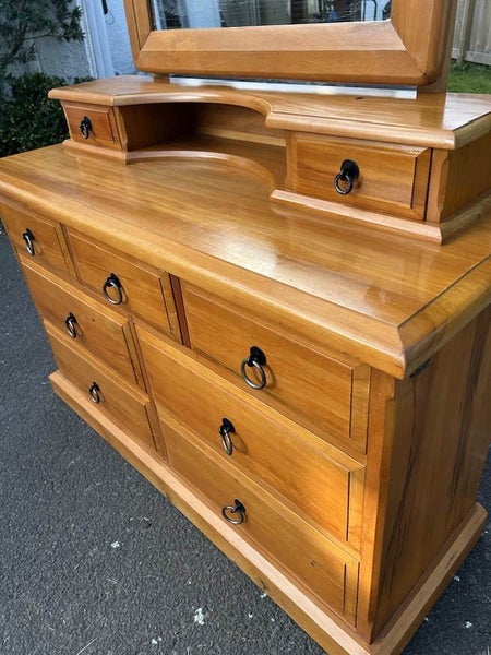 STUNNING WOODPECKERS RECYCLED HEART RIMU DRESSING TABLE Carousel 2