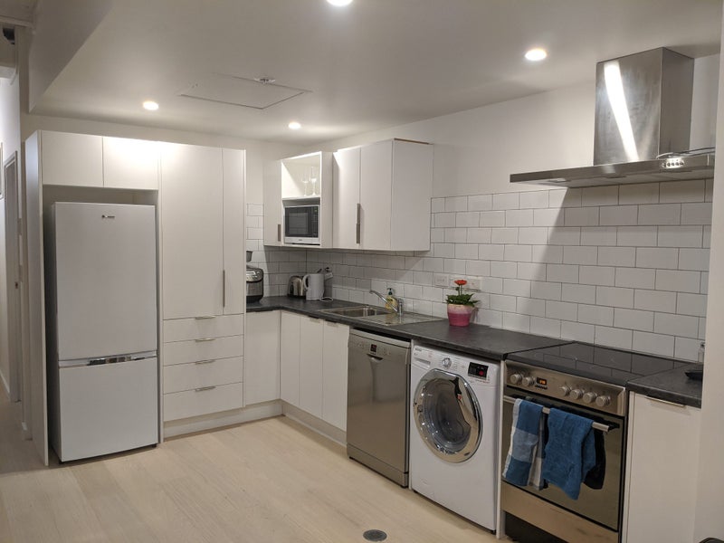 Thorndon, 5 bedrooms63617774735233112