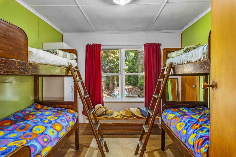 Ship Bunk beds63616843537411111
