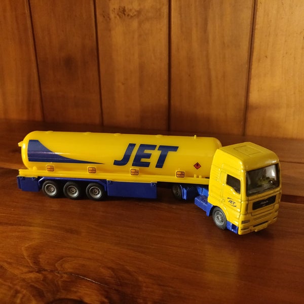 Siku Jet Fuel Tanker Carousel 2