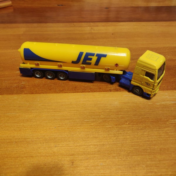 Siku Jet Fuel Tanker Carousel 4