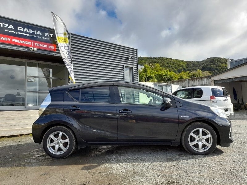 2015 Toyota Aqua Hybrid S Model, Push Start63613519672194111