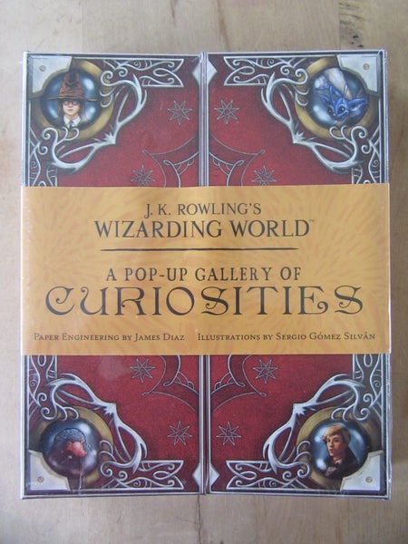 J.K. Rowling’s Wizarding World (Harry Potter) Pop-Up Gallery of Curiosities -New Carousel 1
