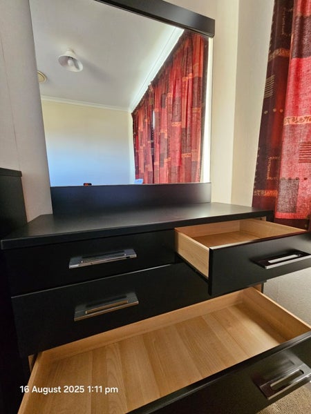 Bedroom Dresser Set63616973336579112