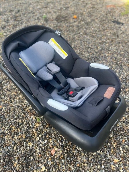 Maxi Cosi Mico Luxe Capsule and Base Carousel 5