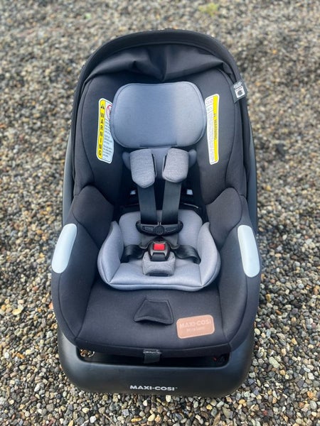 Maxi Cosi Mico Luxe Capsule and Base Carousel 1
