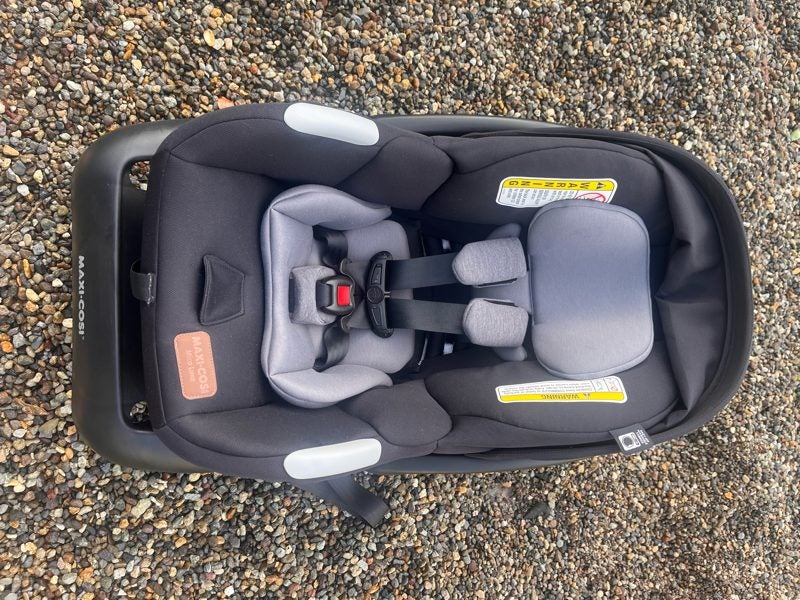 Maxi Cosi Mico Luxe Capsule and Base Carousel 2