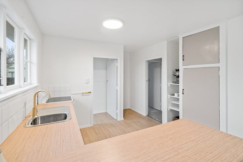 Image 3 of 20