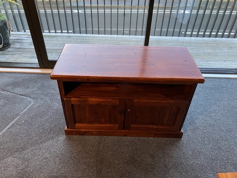 Wooden TV Stand / Cabinet Carousel 2