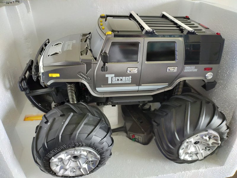 Waterproof Bigfoot Off-Road RC Amphibious Stunt Pickup Truck Water Launch Battle Carousel 4