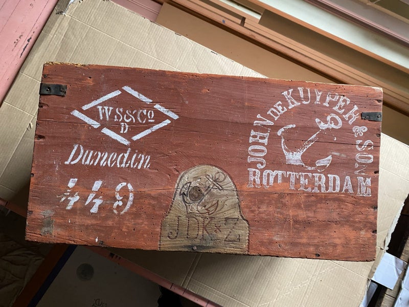 J De Kuyper & Son Wooden Gin Crate - DUNEDIN - Great vintage advertising piece. Carousel 10