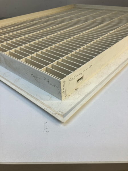 $1R Vent grate Carousel 3